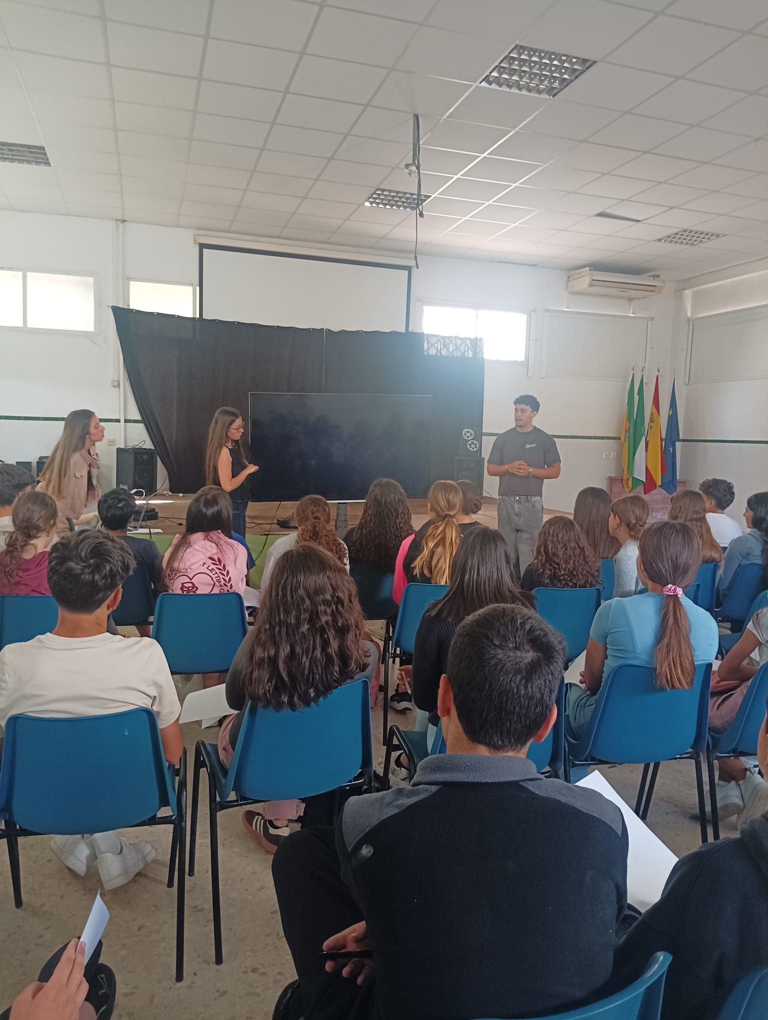 El estudiantado del Grado en Criminología participa en una iniciativa de prevención de ciberdelit...