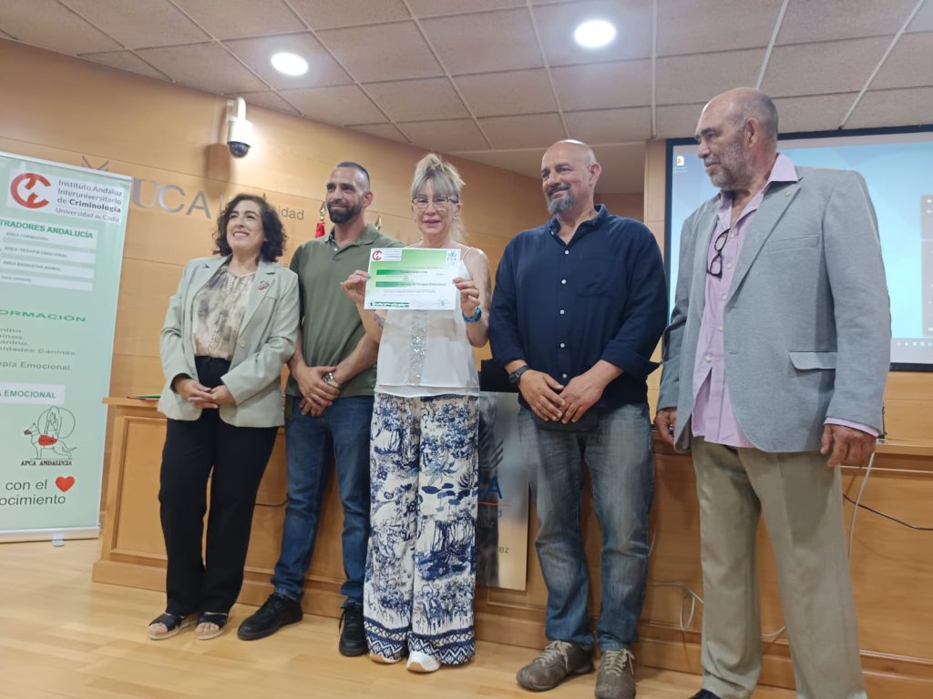 IMG Finaliza el Curso de Formación de Monitores en Perro de Apoyo Emocional